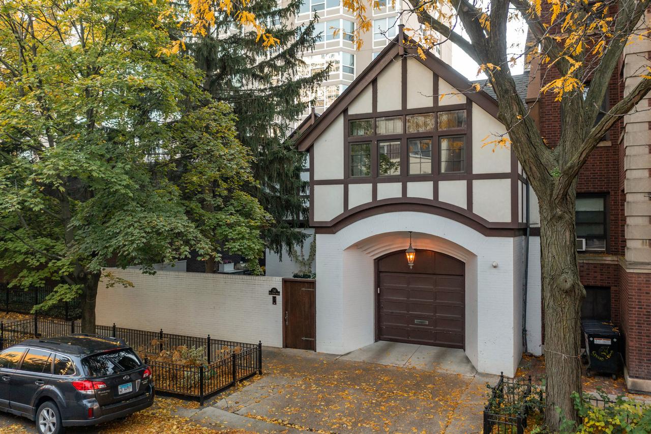 [Address Hidden by Seller], Chicago, IL 60613