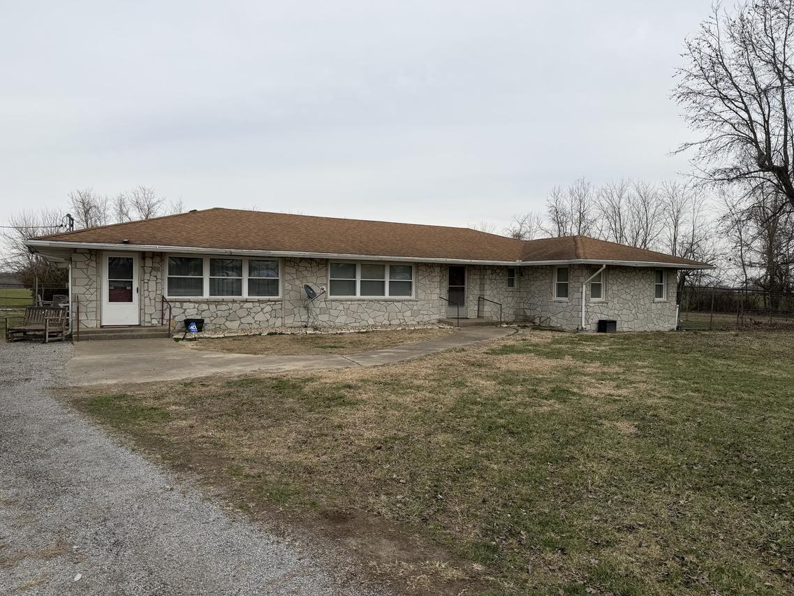 205 Kimmel Bridge Rd., Murphysboro, IL 62966