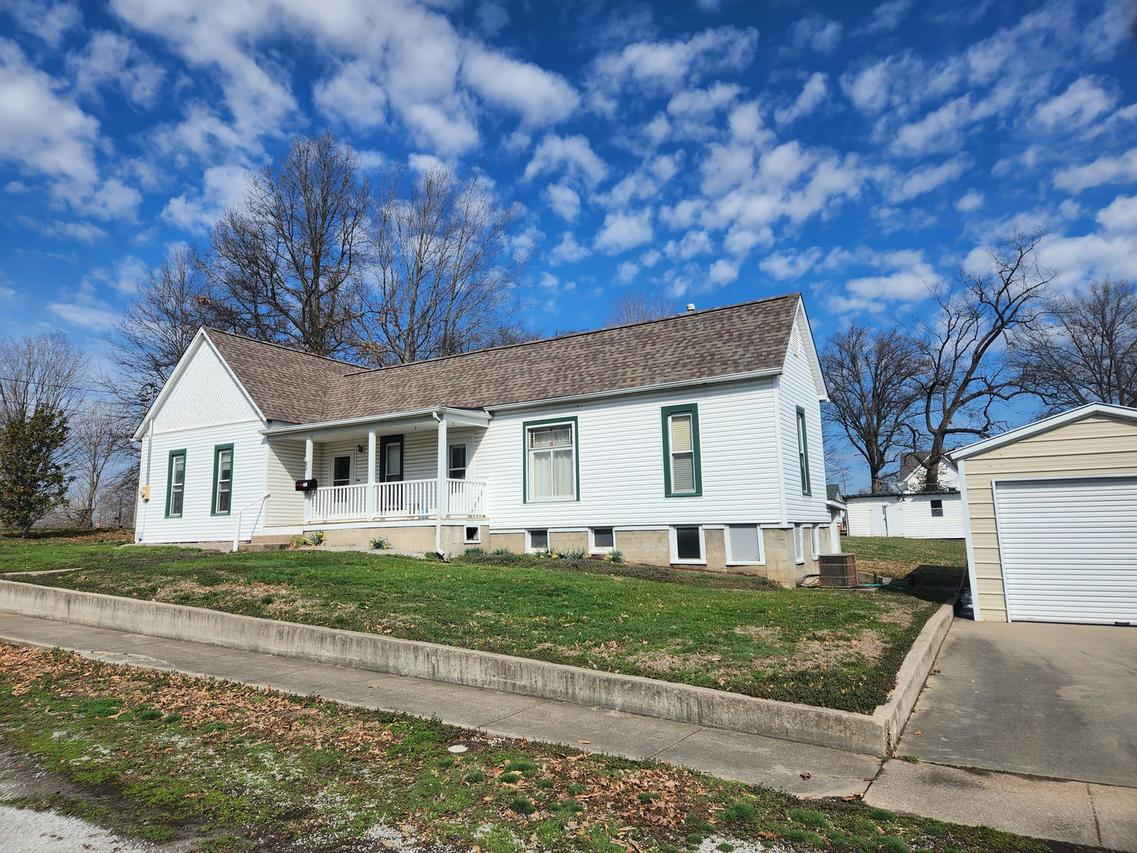 601 W Saint Louis Ave., Pinckneyville, IL 62274