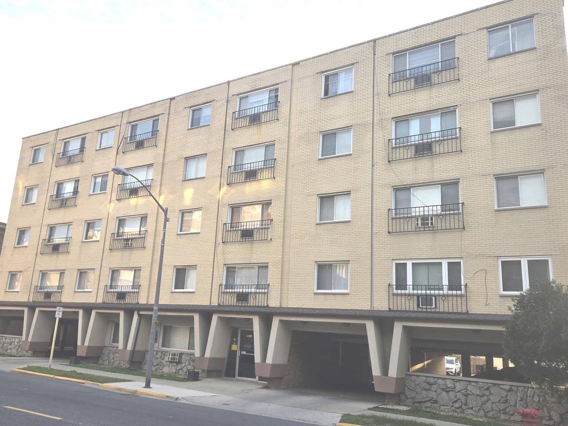 2920 N Harlem Ave. #4B, Elmwood Park, IL 60707