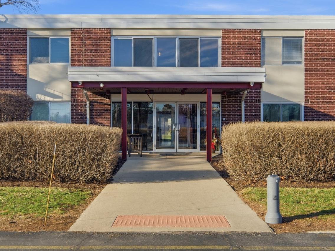 100 Deborah Ln. #B26, Wheeling, IL 60090