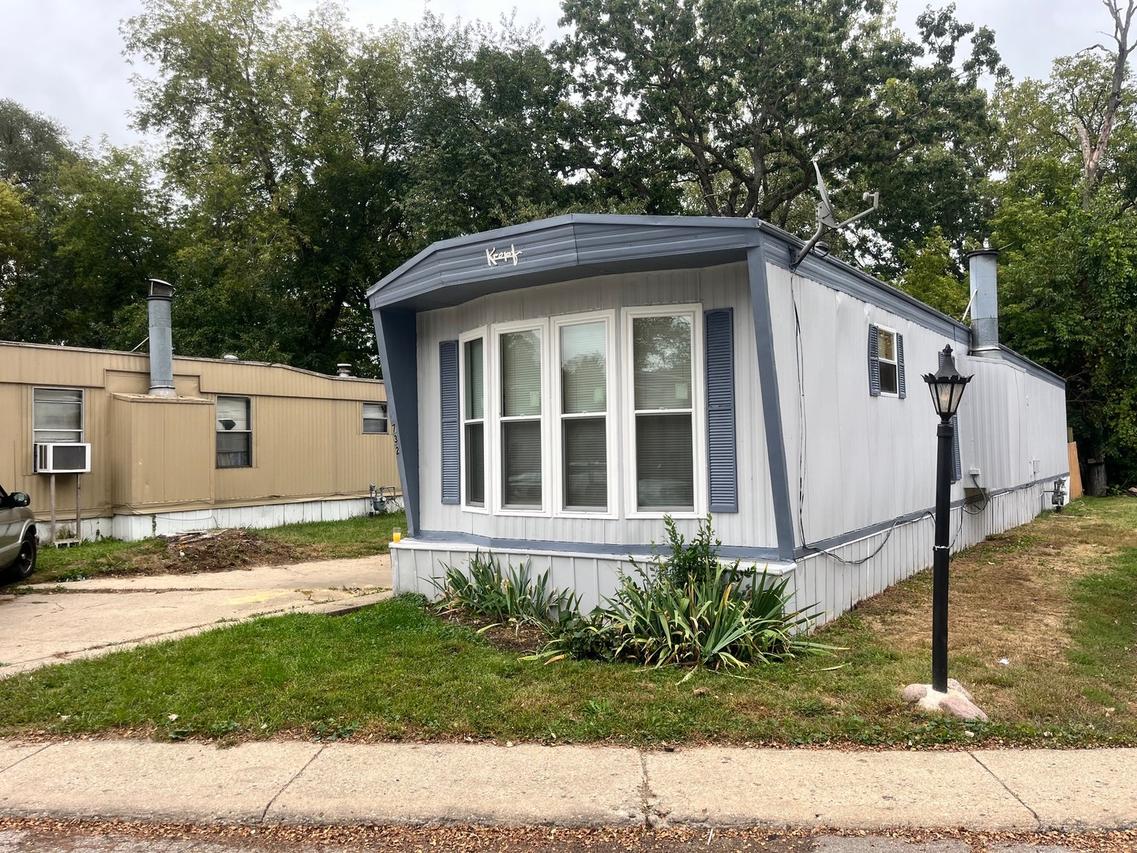 38455 N Sheridan Rd. #732, Beach Park, IL 60087