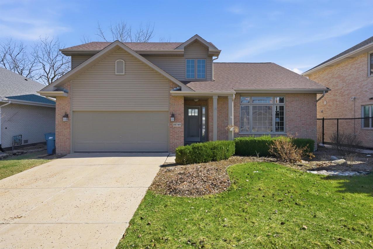 10749 S Cook Ave., Oak Lawn, IL 60453