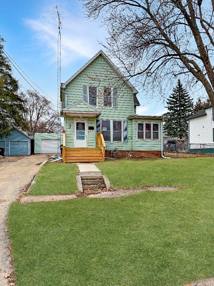 1607 S Highland Ave., Freeport, IL 61032