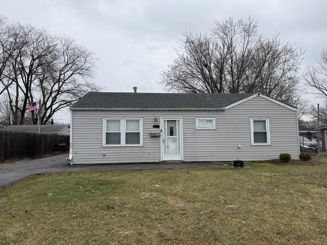 1812 Burry Circle Dr., Crest Hill, IL 60403