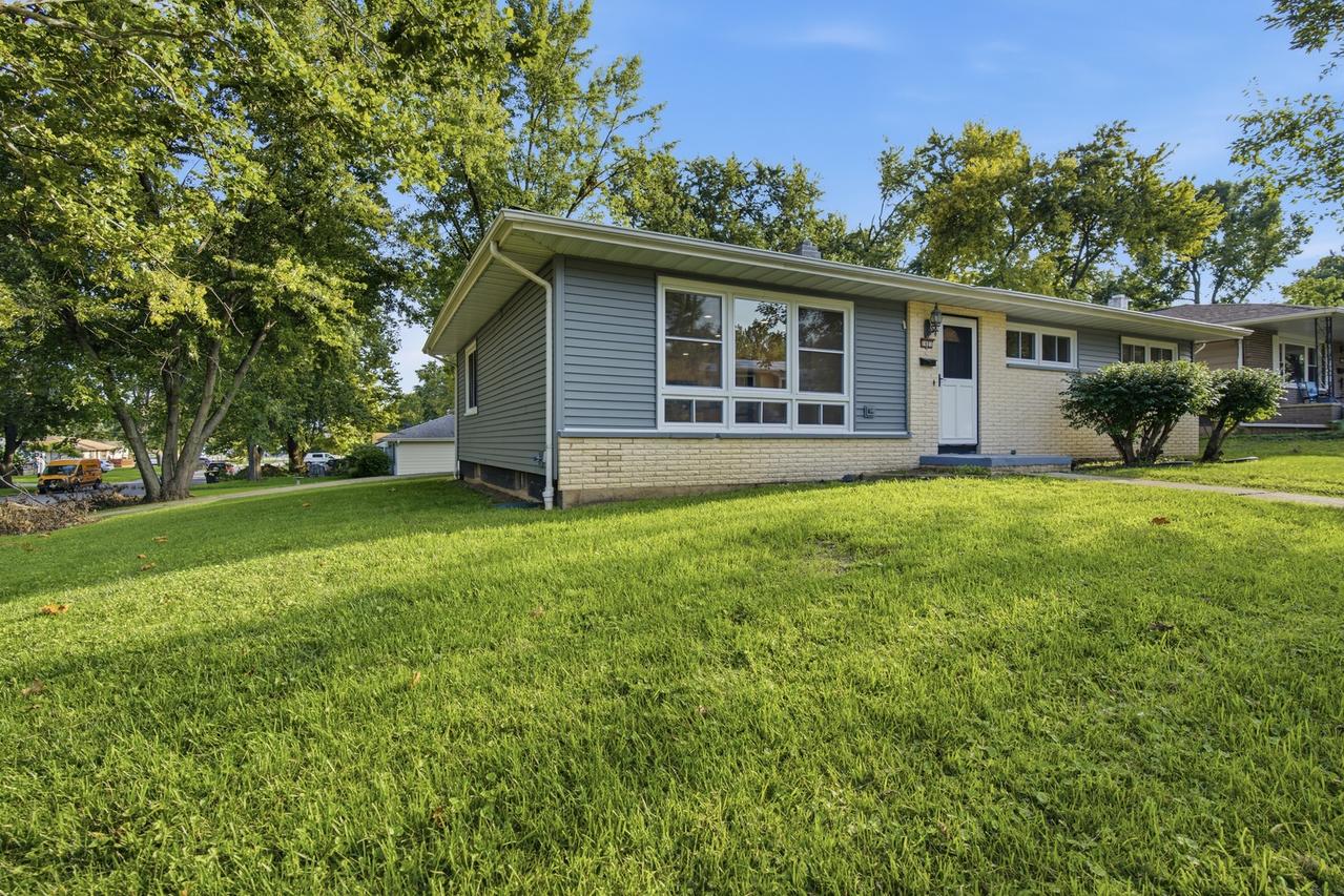 1401 Searle Dr., Normal, IL 61761