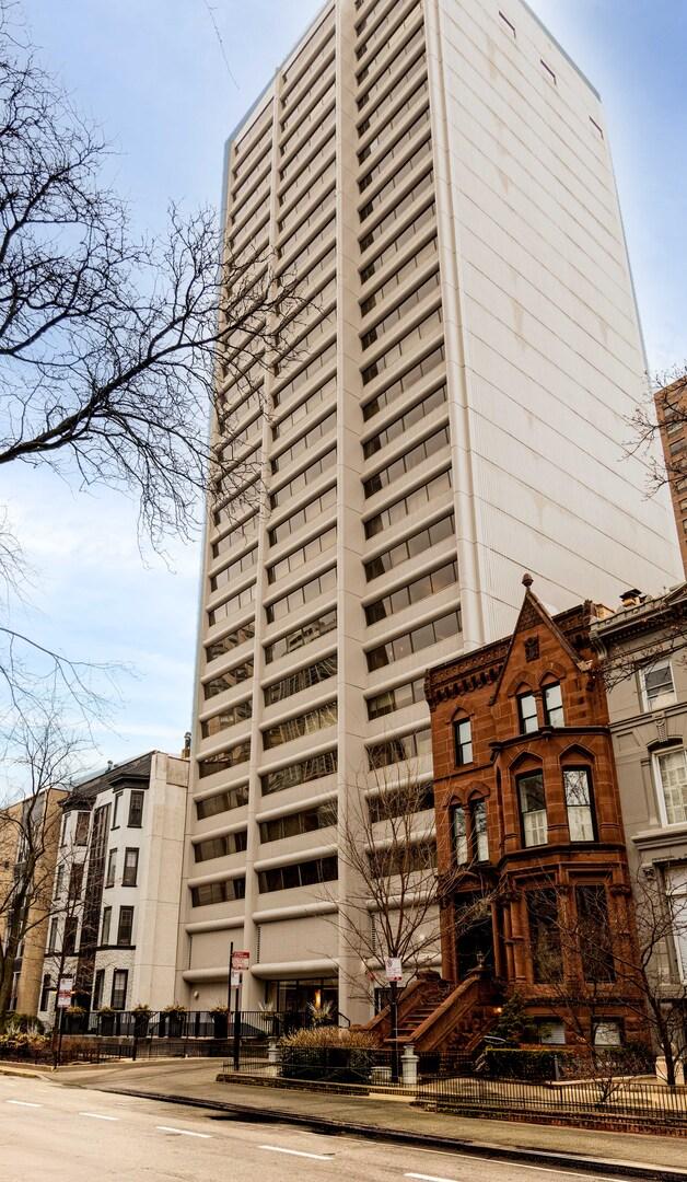 1415 N Dearborn St. #17D, Chicago, IL 60610
