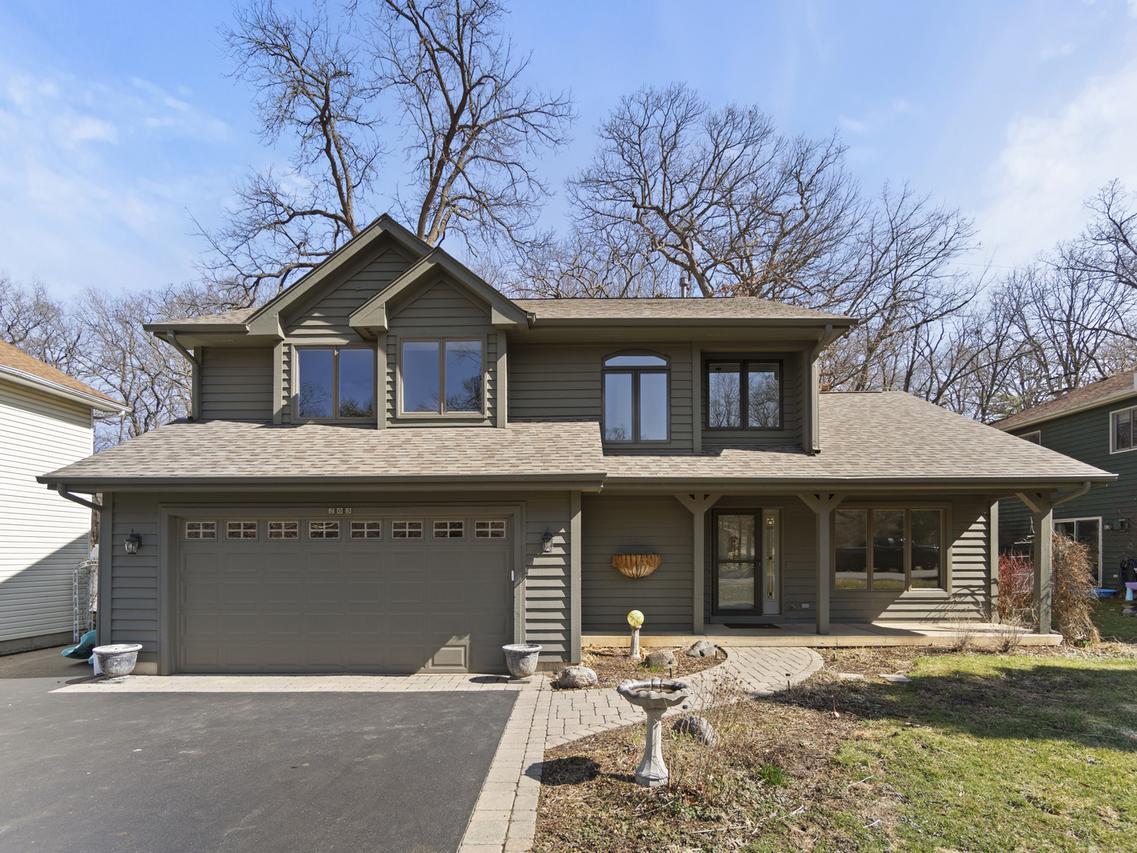203 Valley Dr., Oakwood Hills, IL 60013