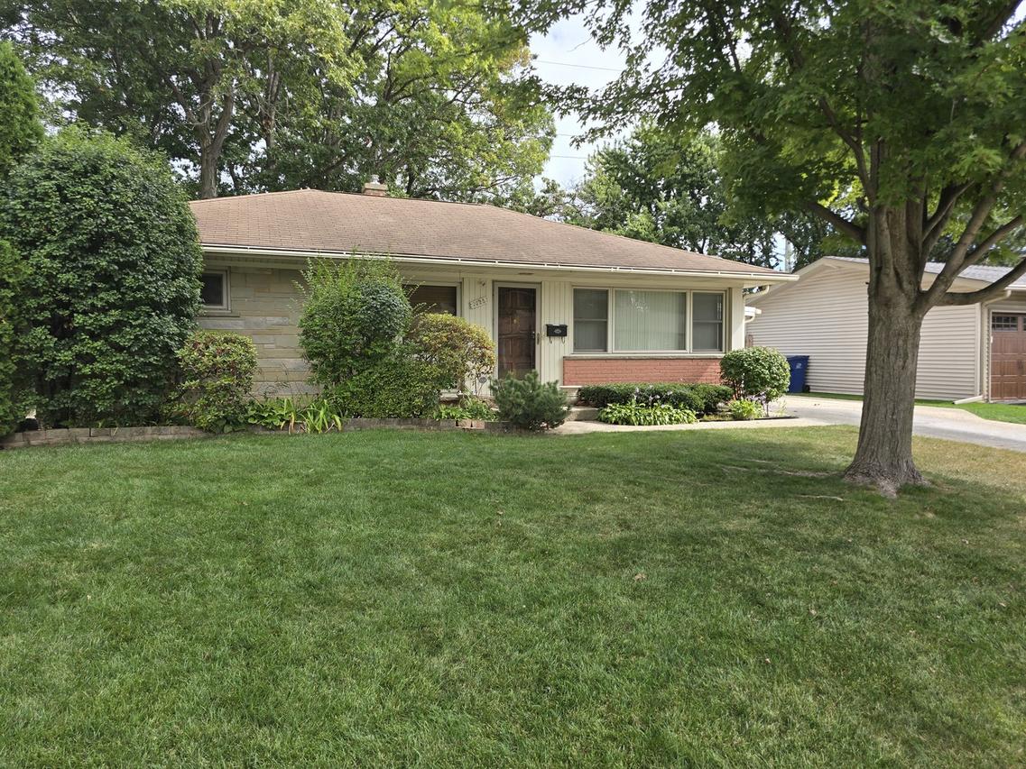 1025 Longaker Rd., Northbrook, IL 60062
