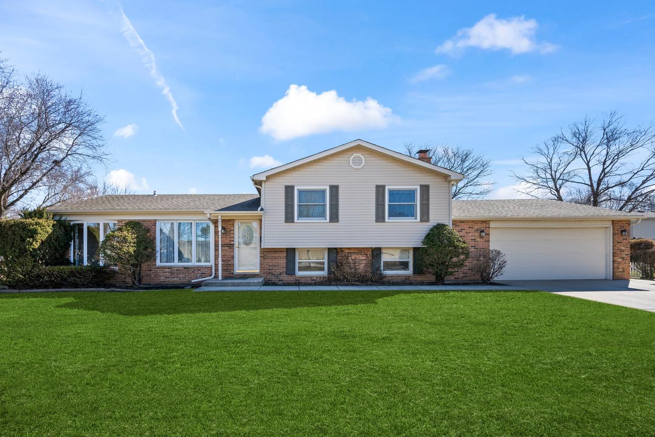 997 N Plum Grove Rd., Palatine, IL 60067