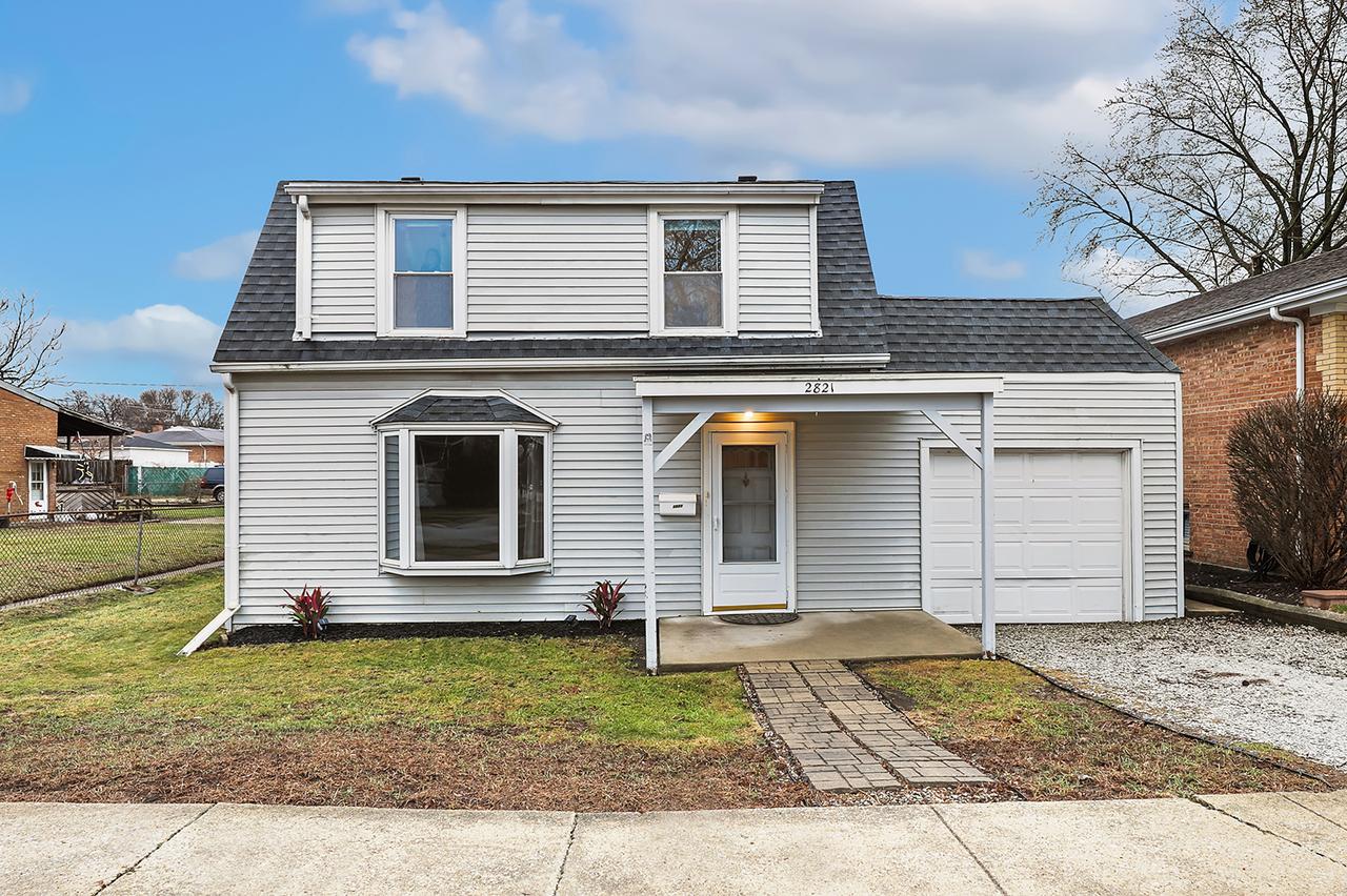 2821 W 102nd St., Evergreen Park, IL 60805