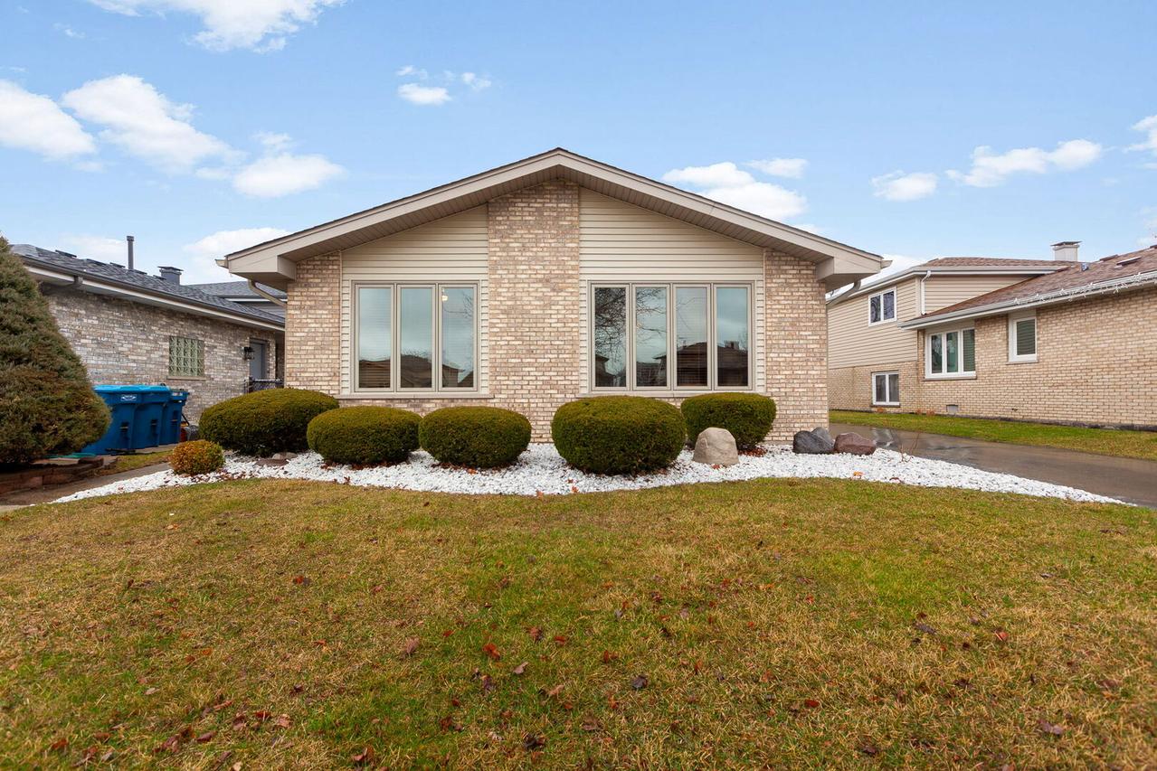 5220 W 121st St., Alsip, IL 60803