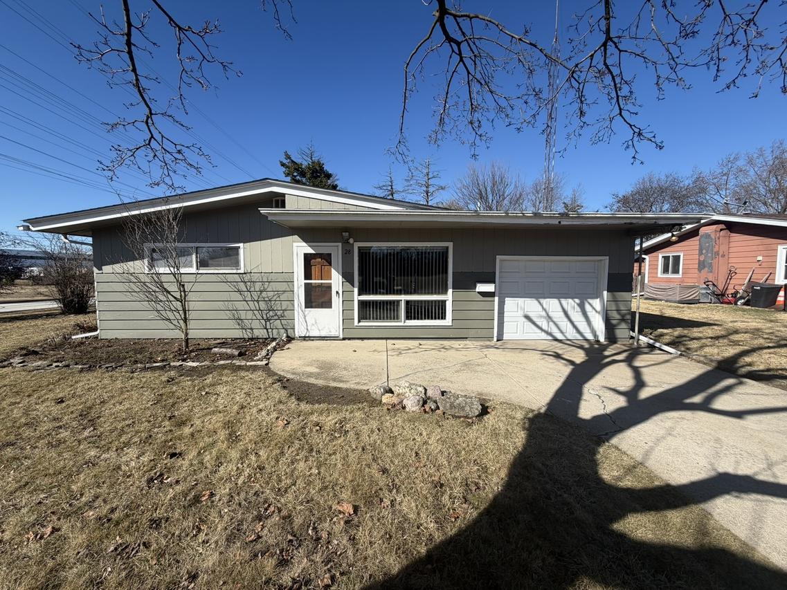 28 S Willow Way, North Aurora, IL 60542