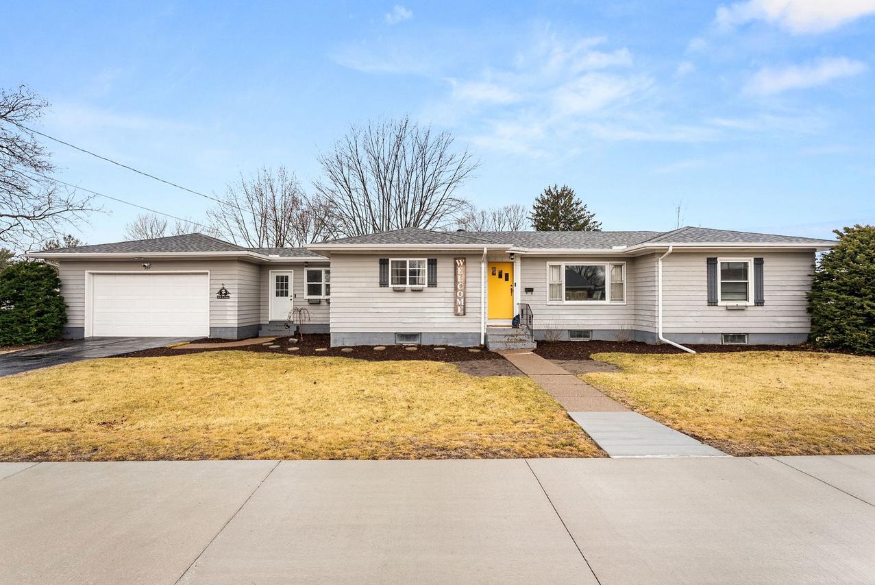 307 SE 8th Ave., Aledo, IL 61231