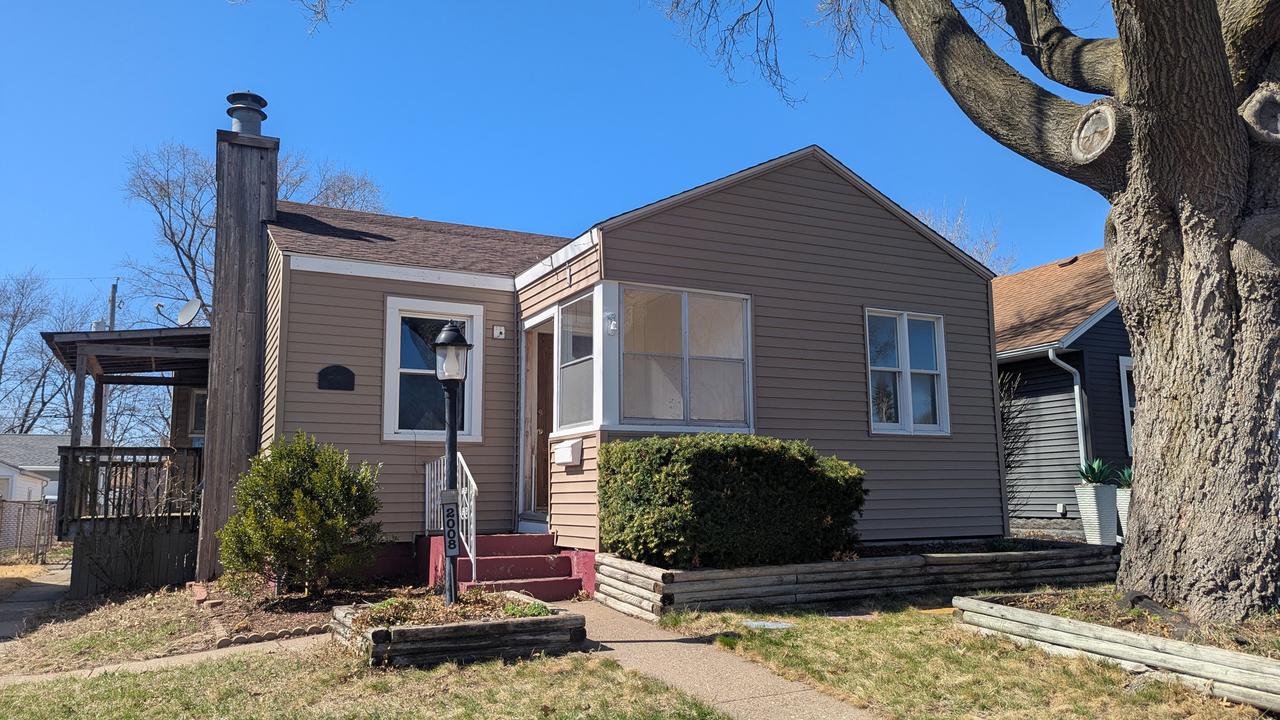 2008 44th St., Rock Island, IL 61201