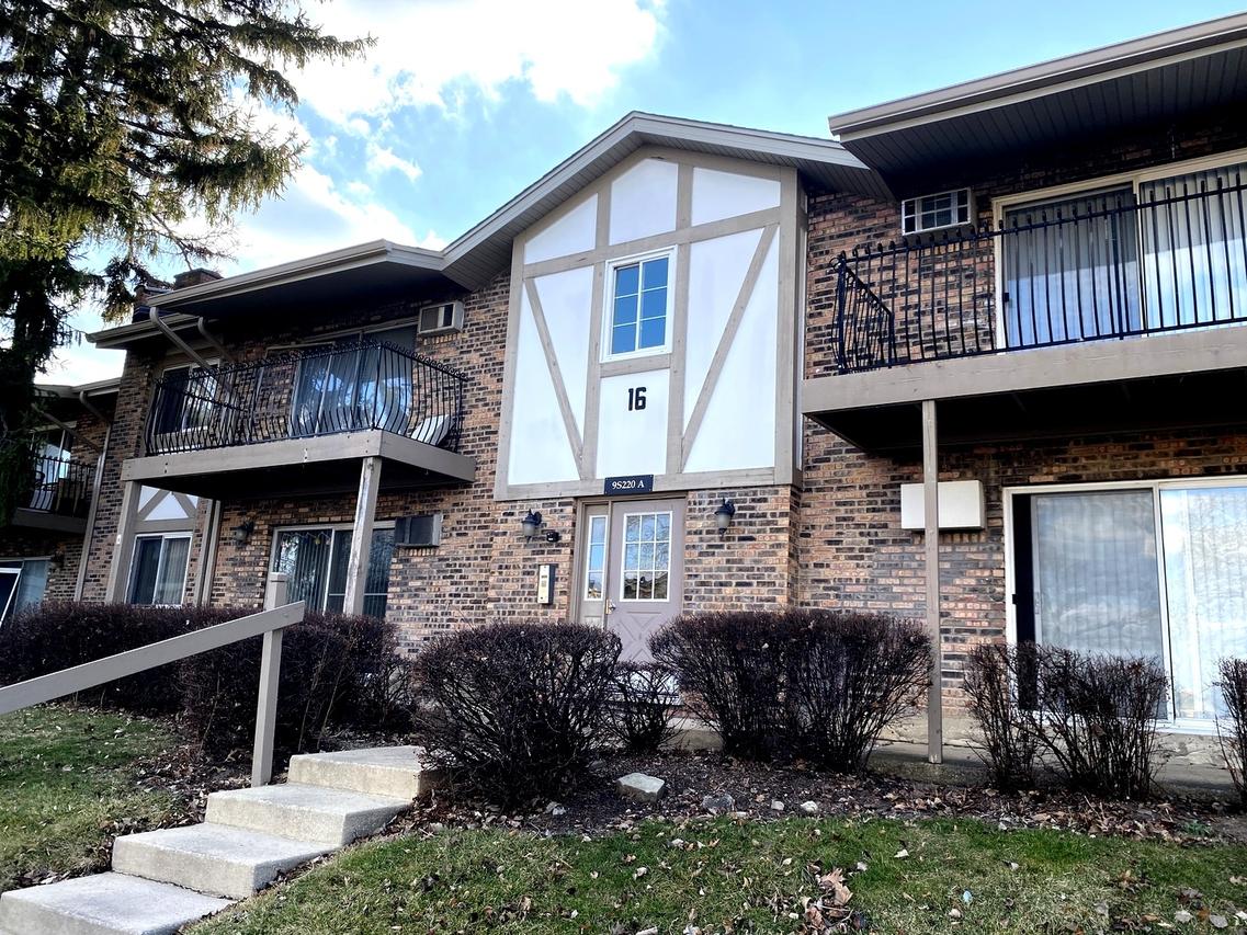 9S220 Lake Dr. #16-104, Willowbrook, IL 60527