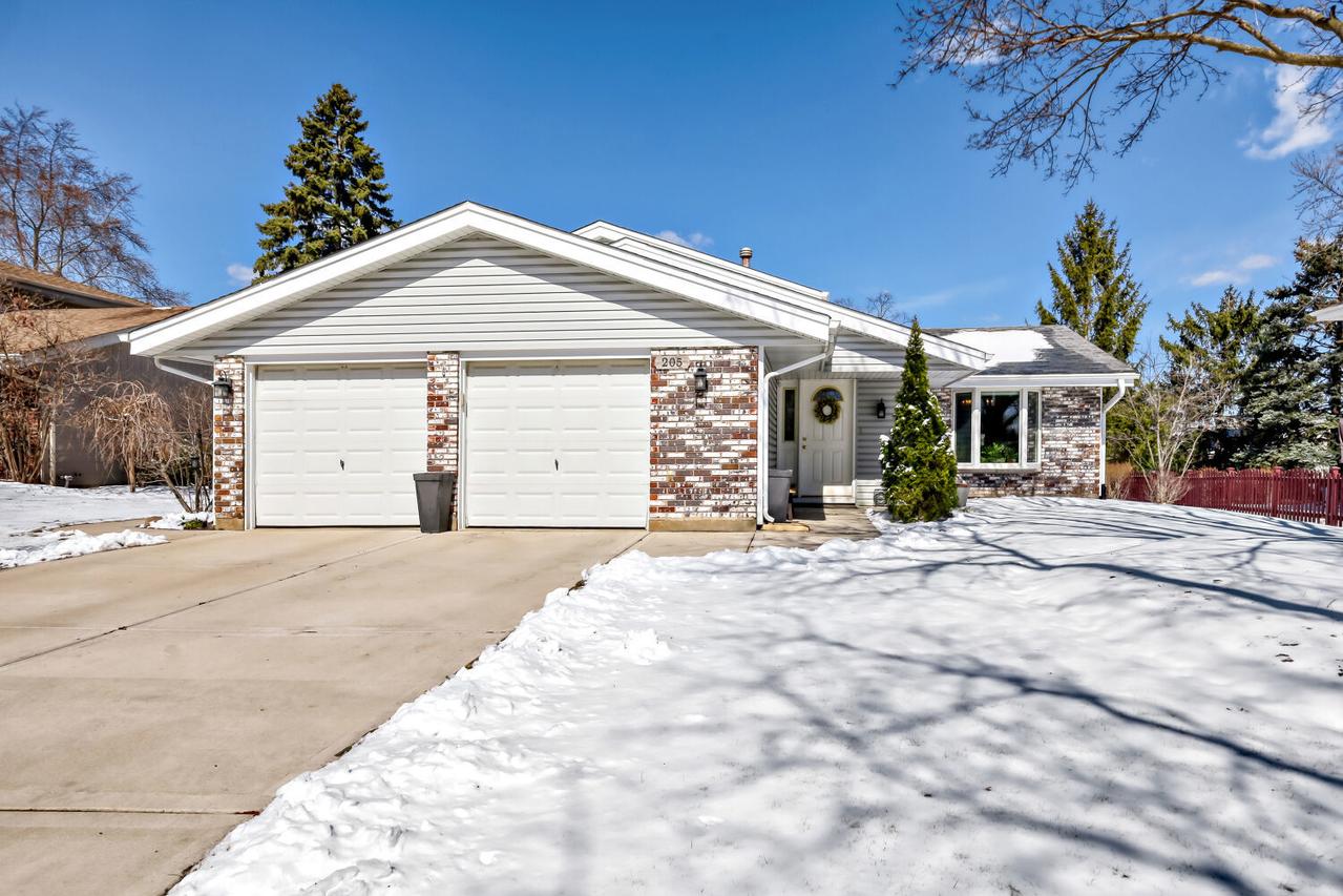 205 Cambridge Ln., Bloomingdale, IL 60108