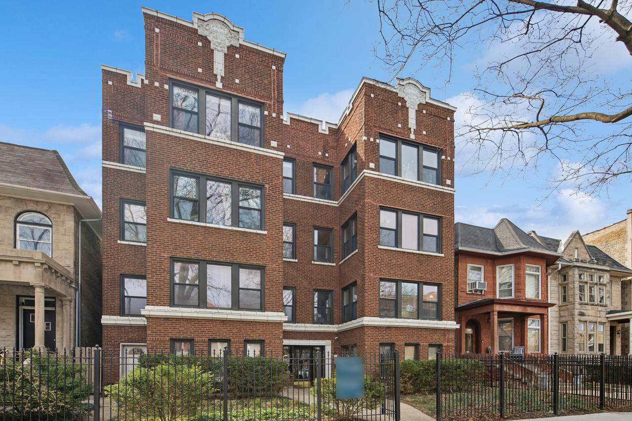 1313 W Pratt Blvd. #2W, Chicago, IL 60626