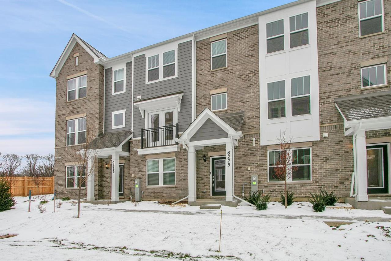 6275 Sandbelt Dr., Woodridge, IL 60517