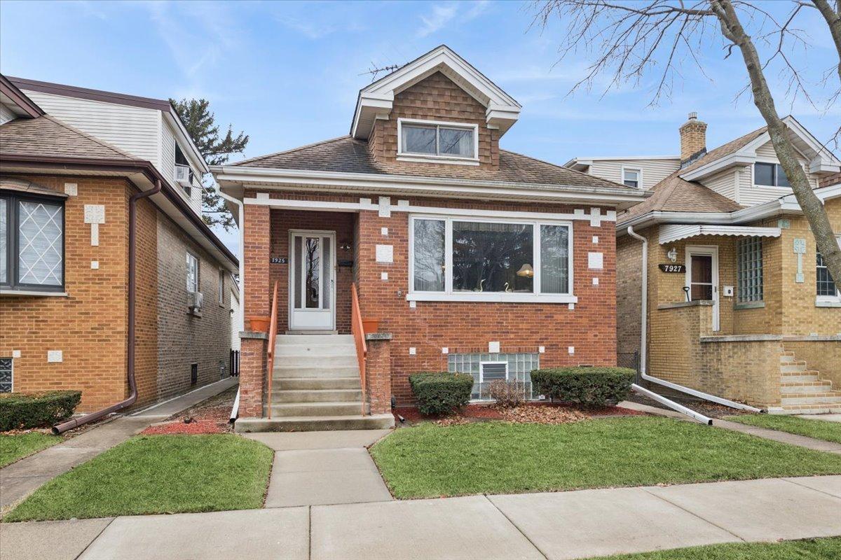 7925 W Cressett Dr., Elmwood Park, IL 60707