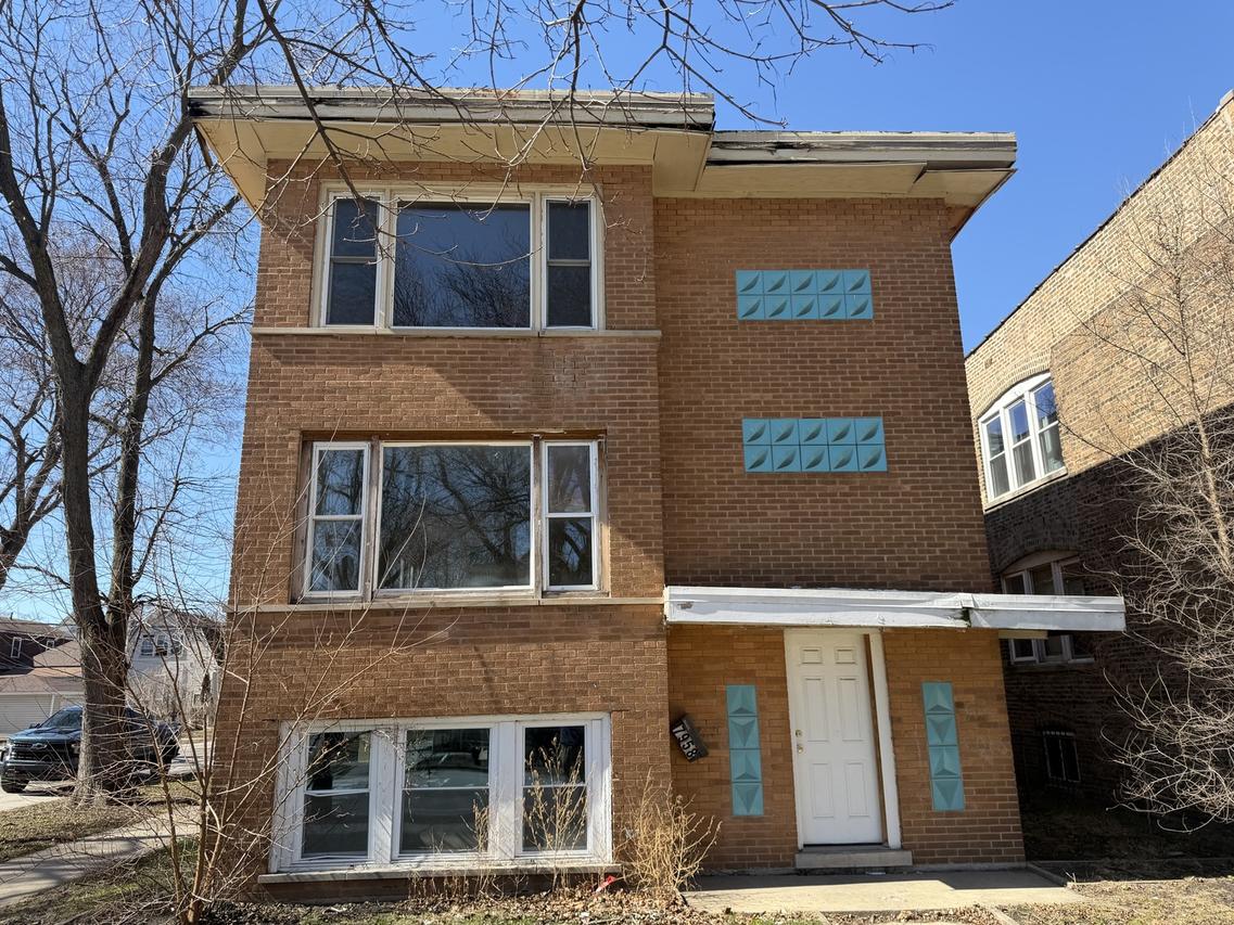 7958 S South Shore Dr., Chicago, IL 60617