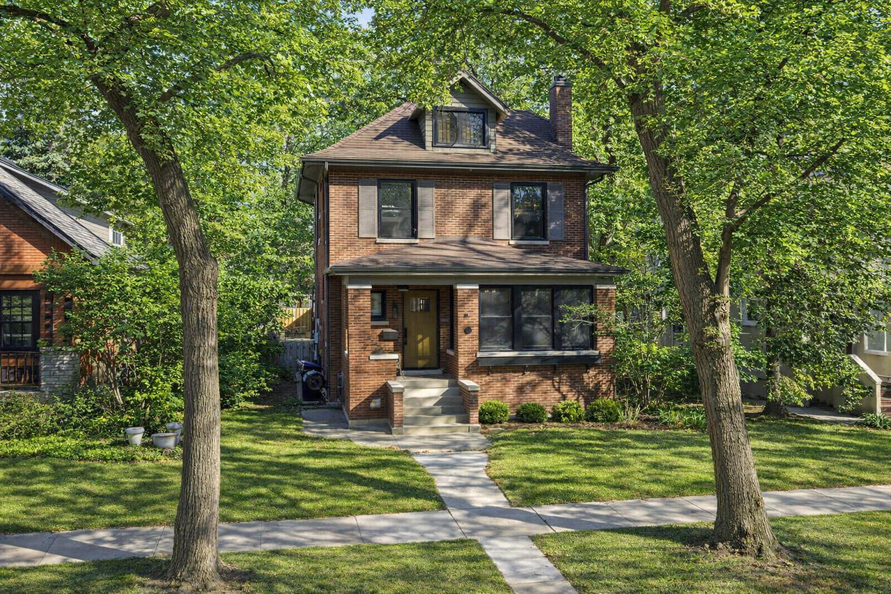 833 Lincoln St., Evanston, IL 60201