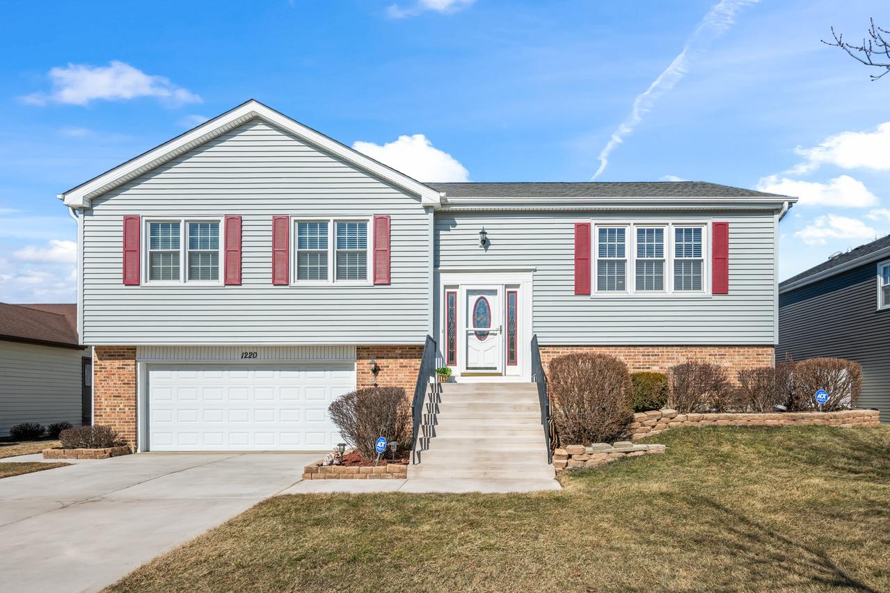 1220 Dorchester Ln., Hoffman Estates, IL 60169