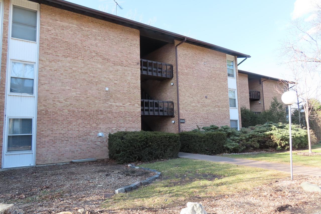 5543 E Lake Dr. #A, Lisle, IL 60532