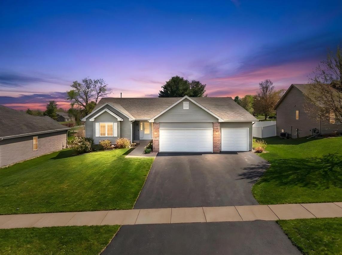 1574 Warrenton Dr., Byron, IL 61010