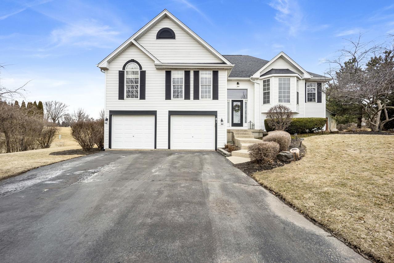 81 Parkside Ct., North Aurora, IL 60542