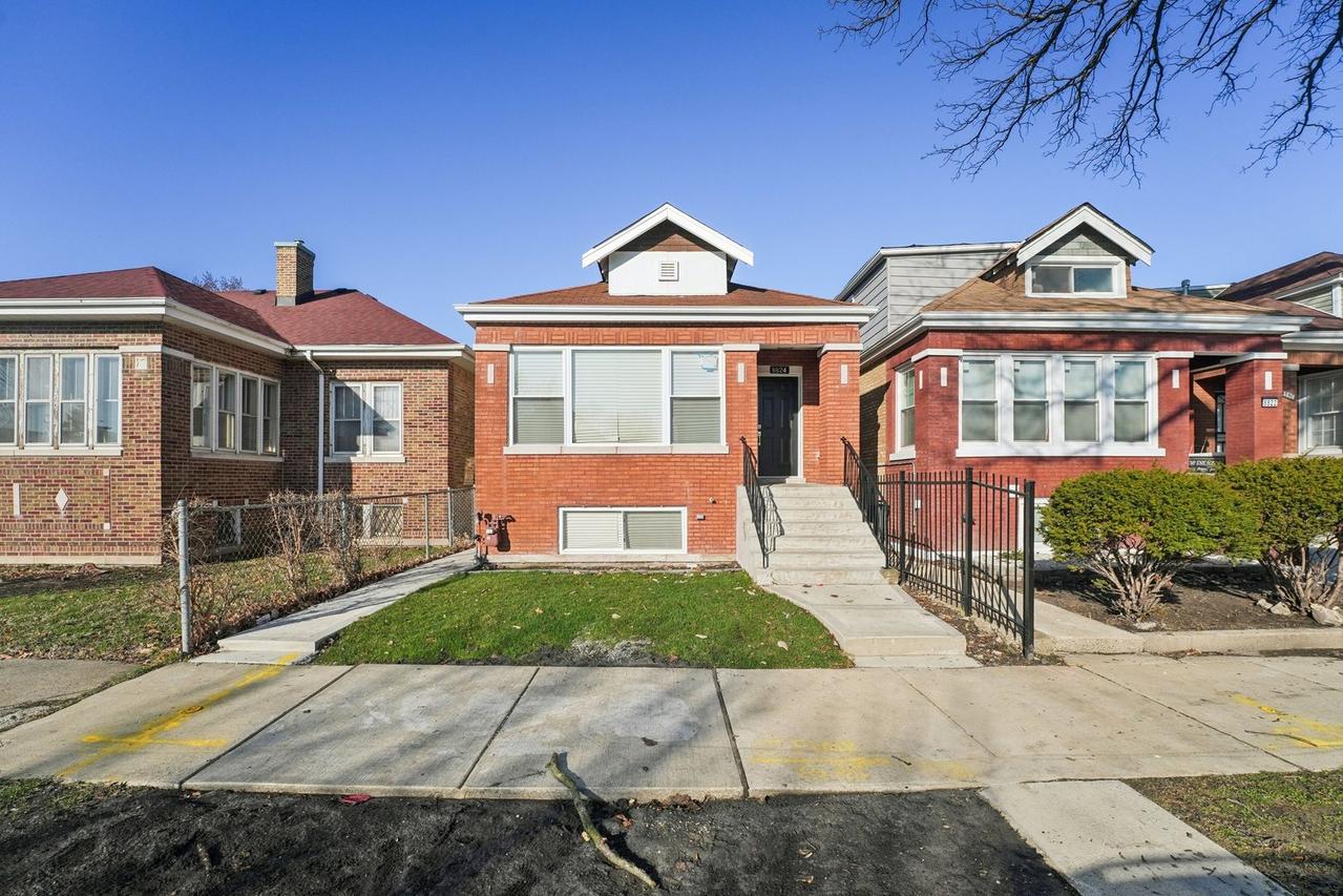 8824 S Wood St., Chicago, IL 60620