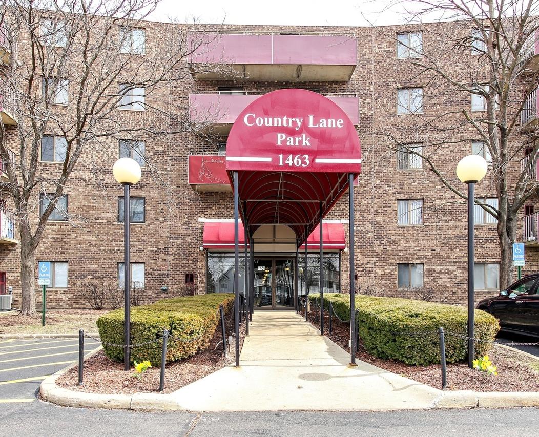 1463 Mercury Dr. #203, Schaumburg, IL 60193