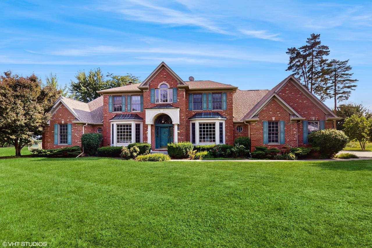 1527 Lexington Cir., Schaumburg, IL 60173