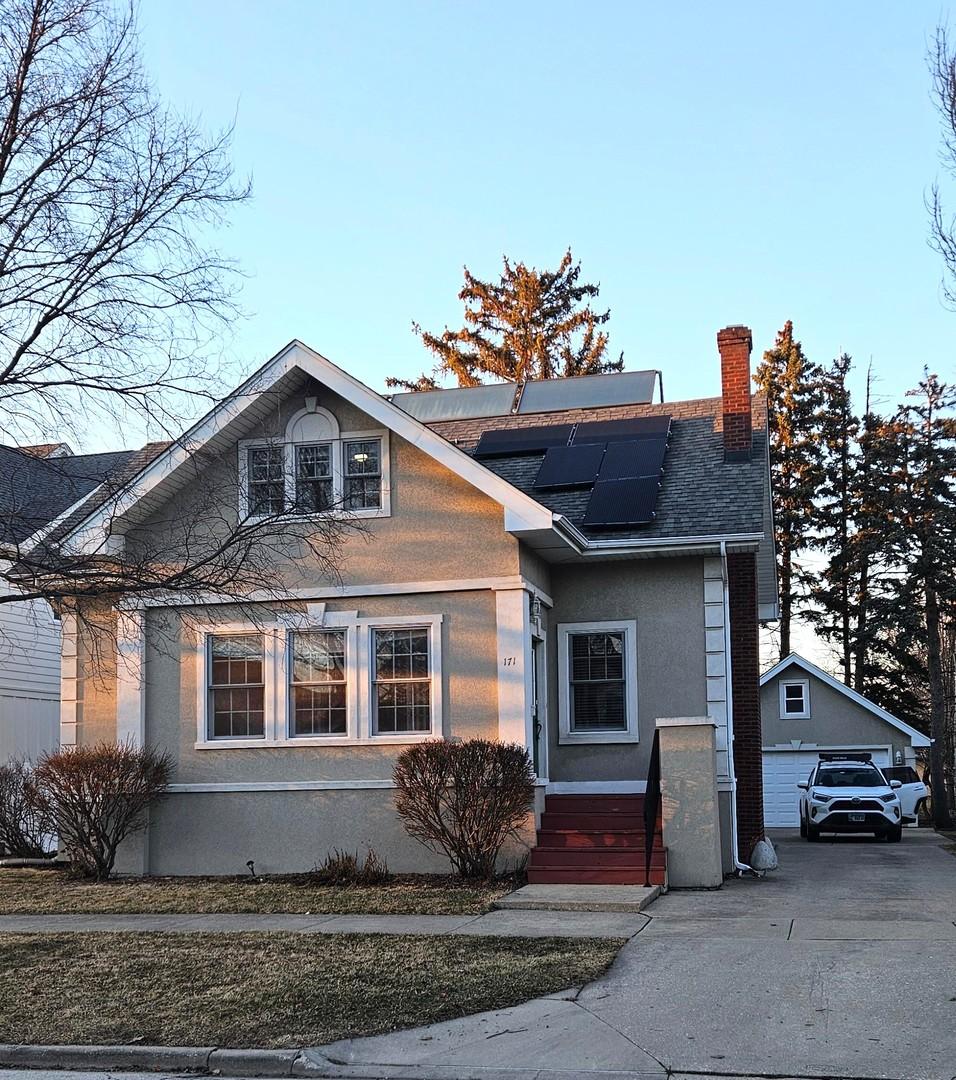 171 E Cayuga Ave., Elmhurst, IL 60126
