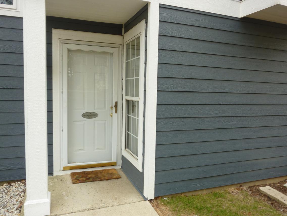 411 Drake Cir., Schaumburg, IL 60193