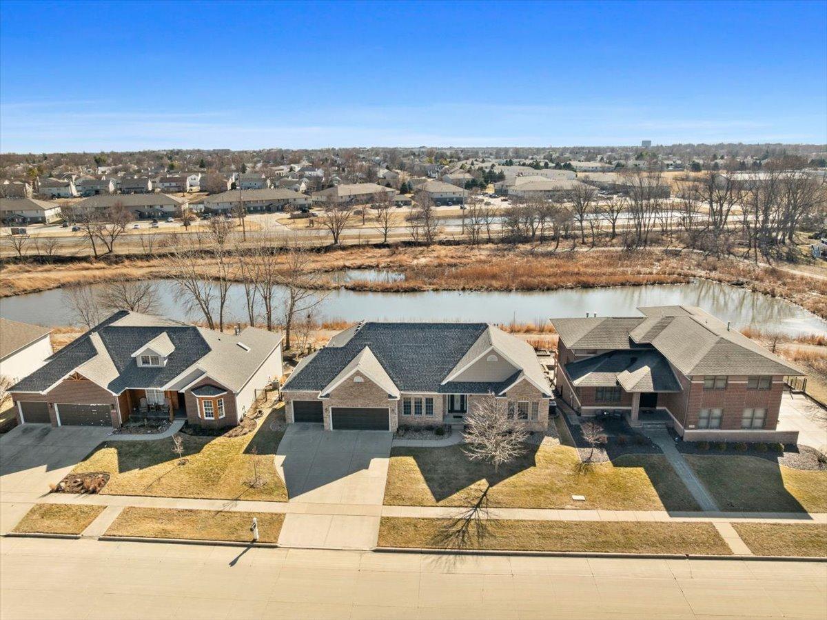 2711 Radbourne Dr., Bloomington, IL 61704