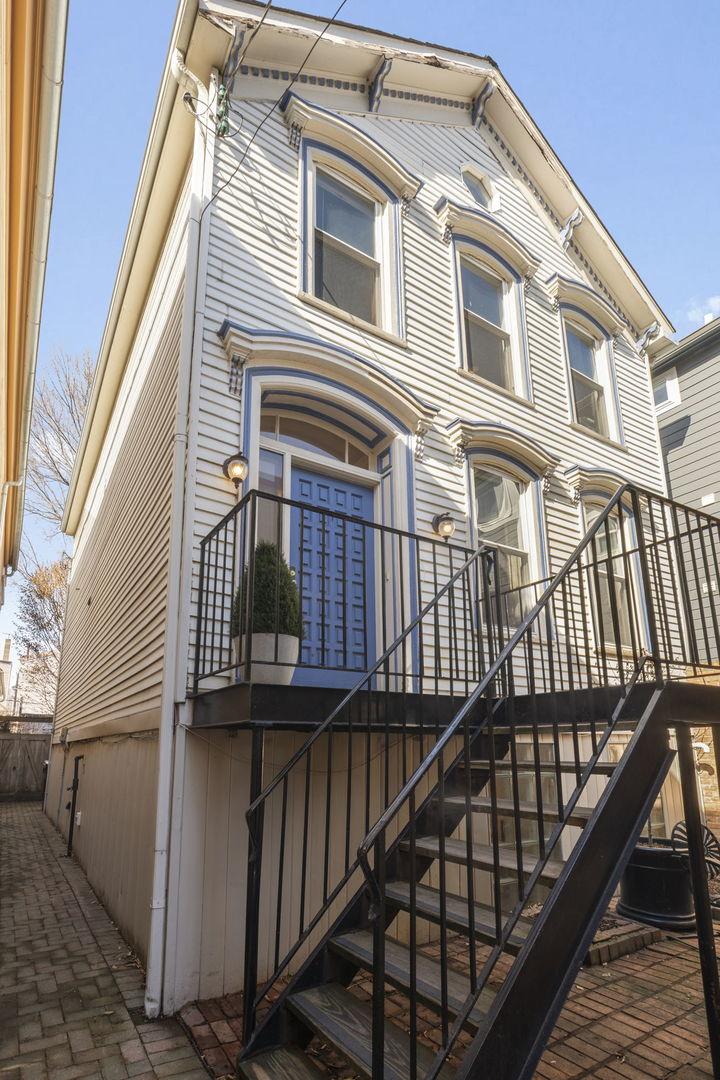 1718 N Sedgwick St., Chicago, IL 60614