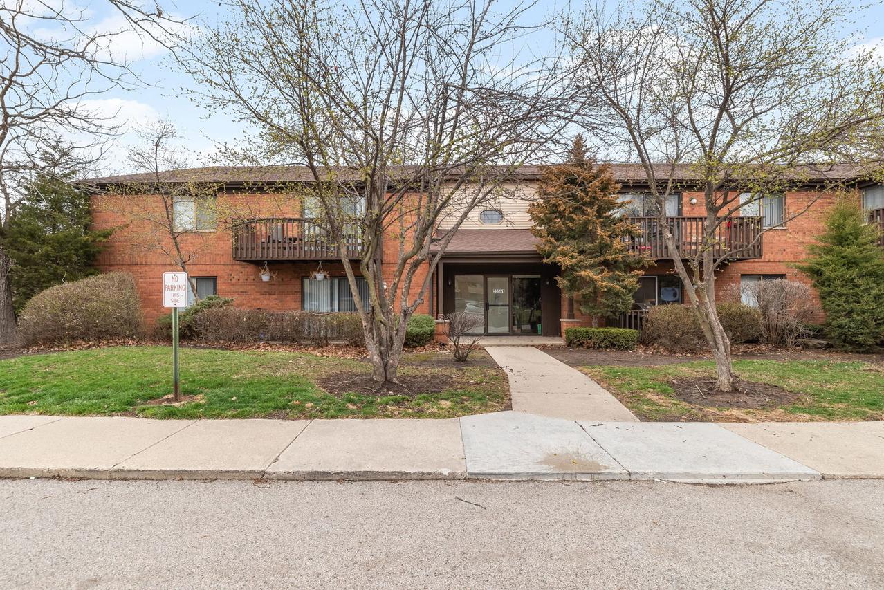 33561 N Royal Oak Ln. #209, Grayslake, IL 60030