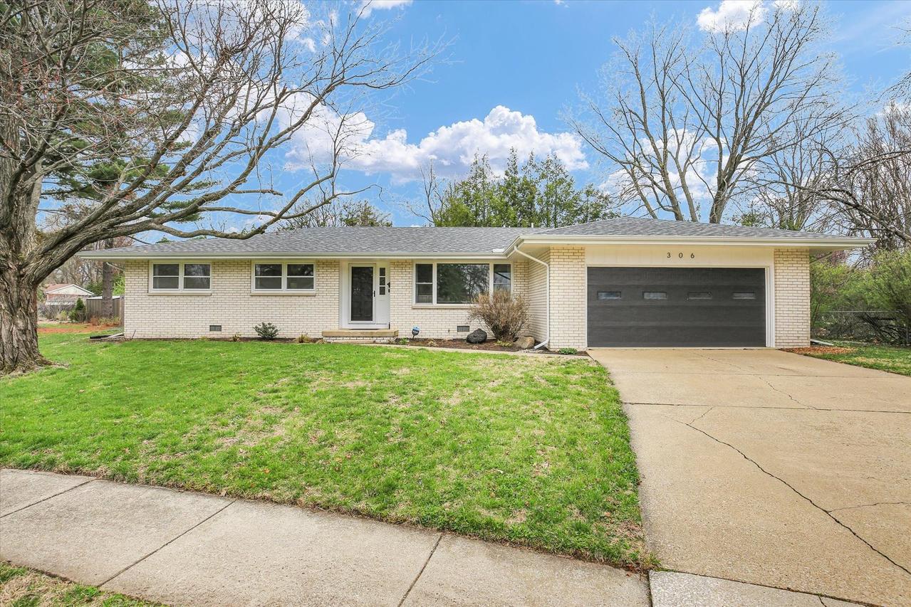 306 E Holmes St., Urbana, IL 61801