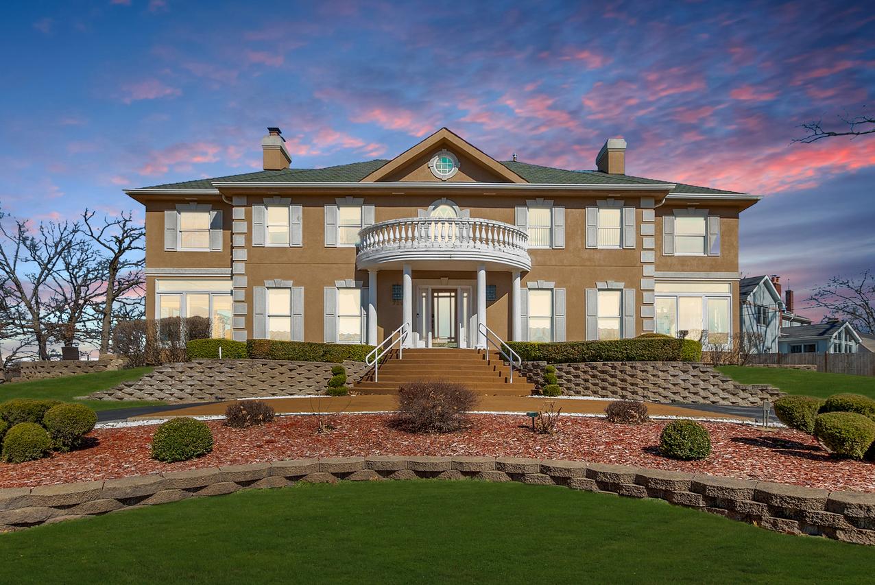 739 Aberdeen Dr., Crete, IL 60417