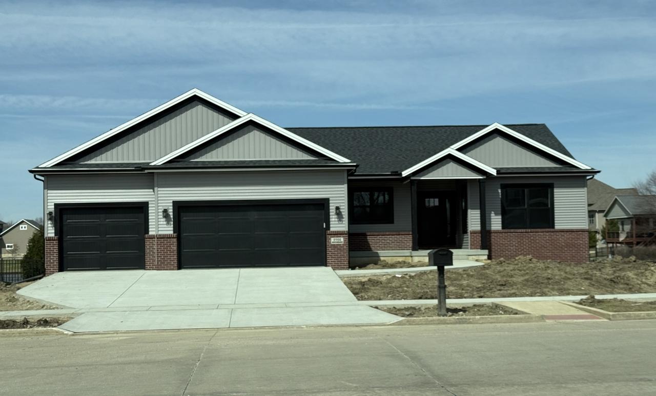 3702 Pamela Dr., Bloomington, IL 61704