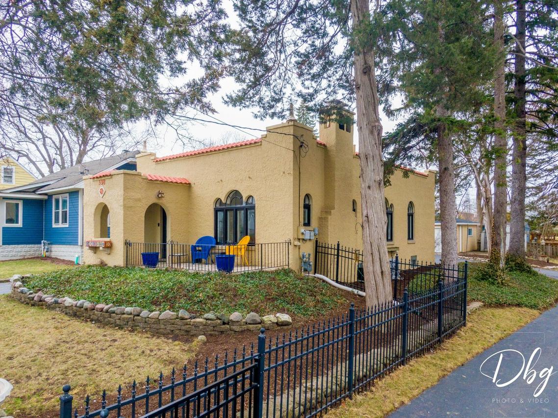 338 S Lake St., Grayslake, IL 60030