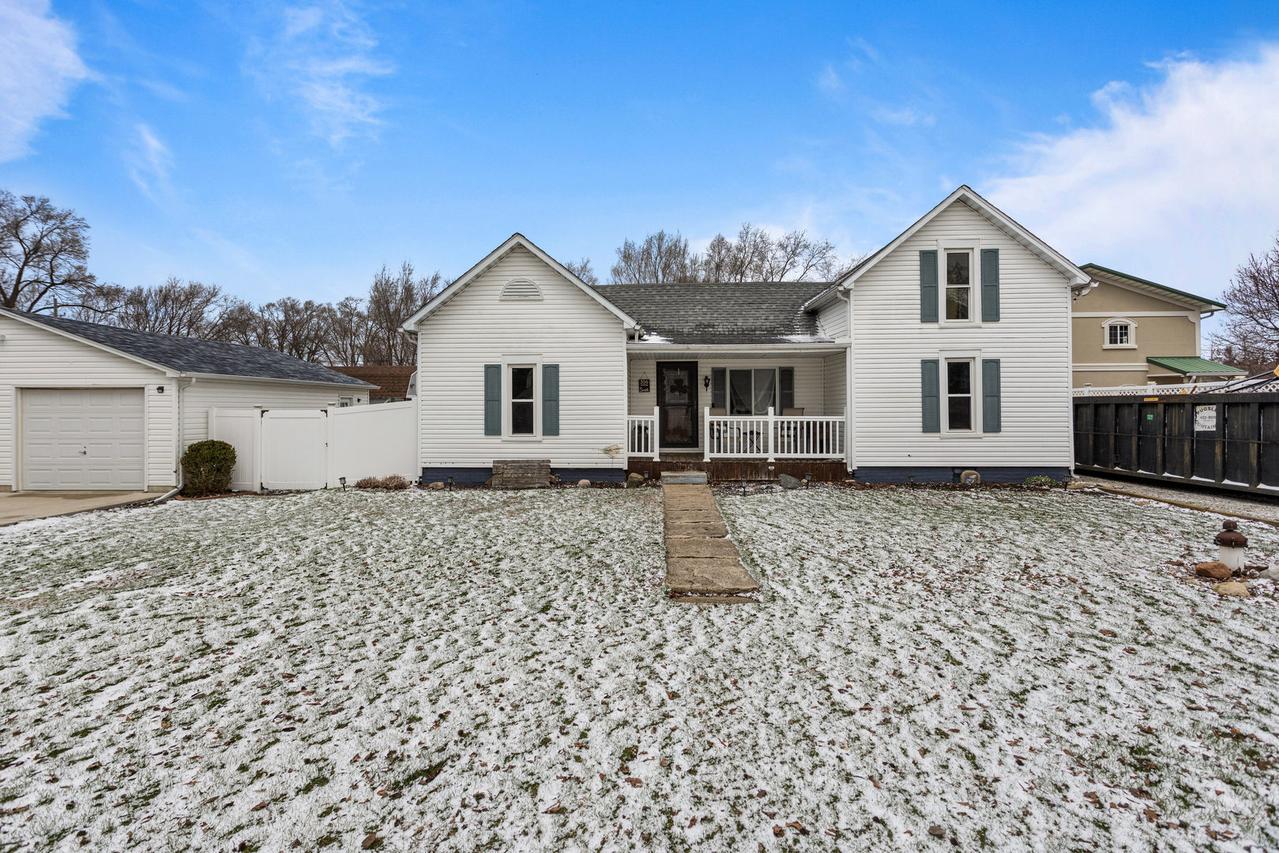 306 Shimp St., Milmine, IL 61855