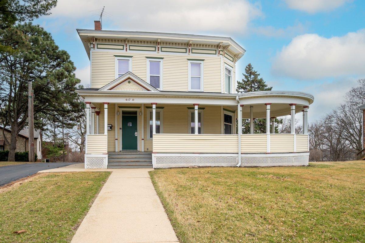 479 N Lake St., Aurora, IL 60506