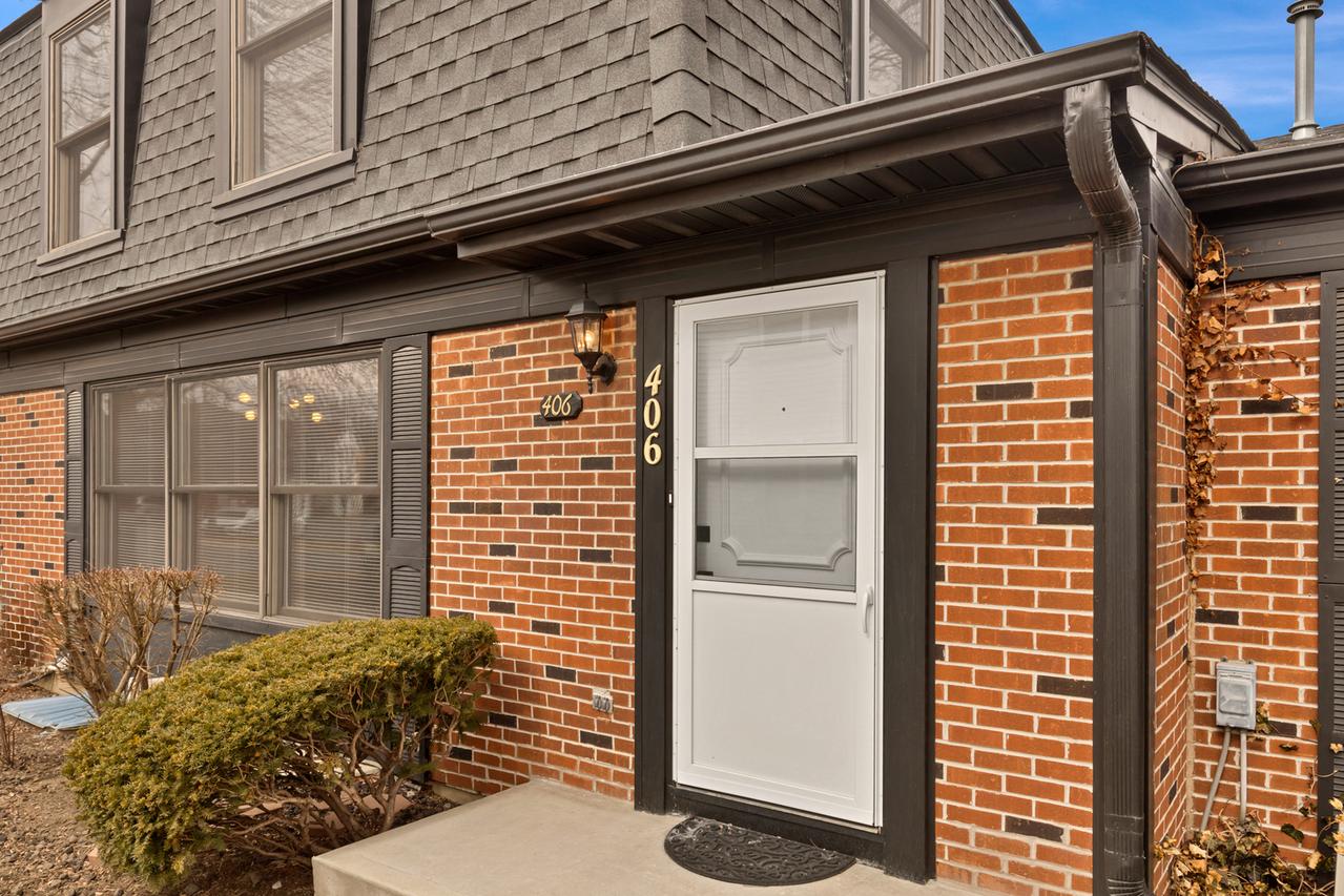 406 Inverrary Ln., Deerfield, IL 60015