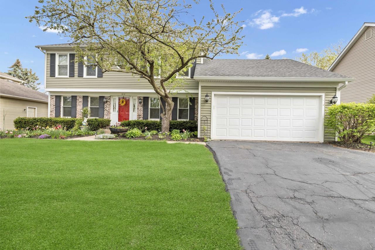 1814 Cambridge Dr., St. Charles, IL 60174