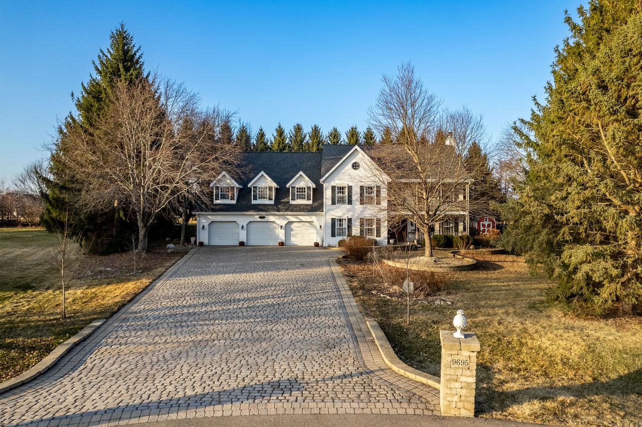 9695 Ridgeview Rd., Belvidere, IL 61008