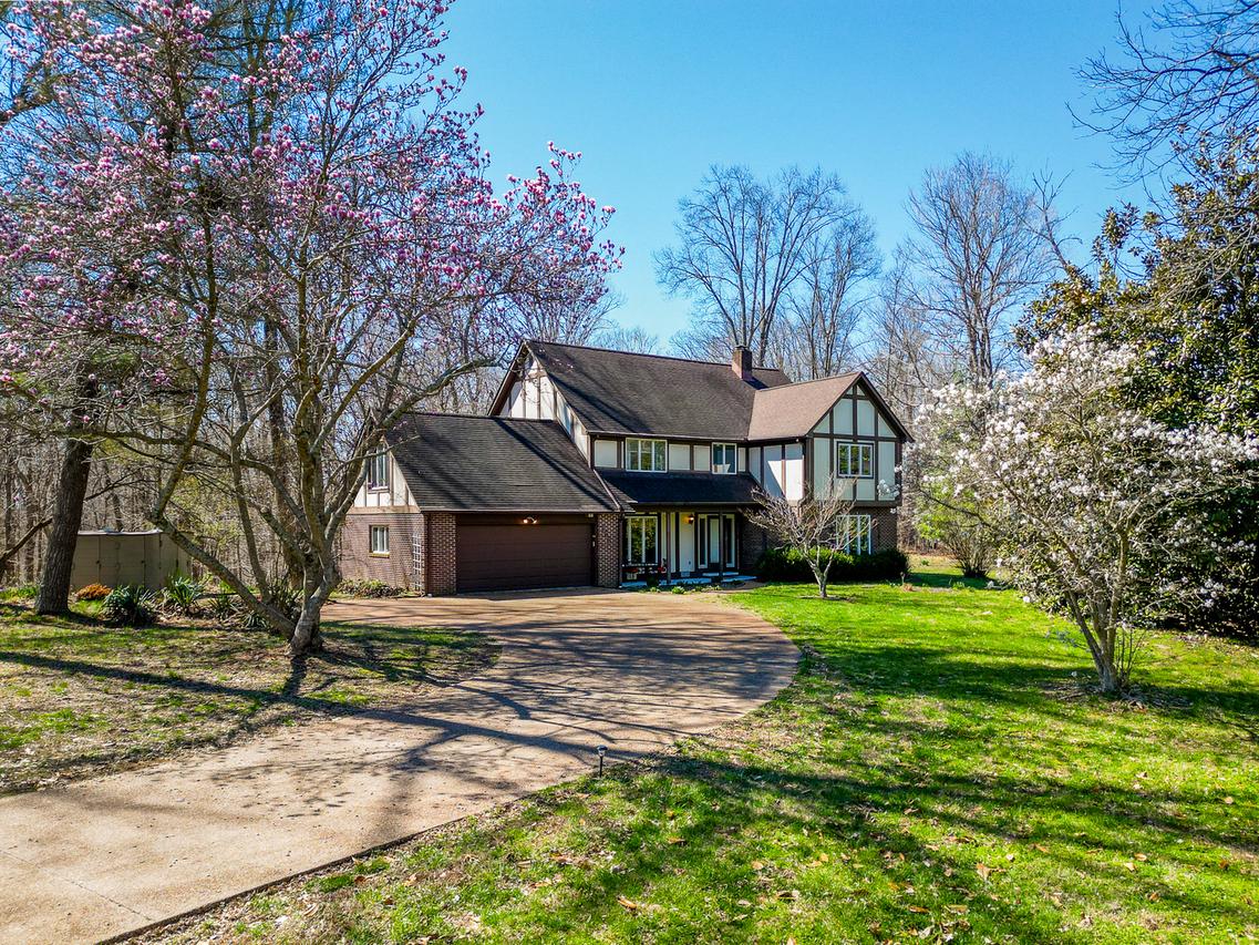 166 Union Grove Rd., Carbondale, IL 62901