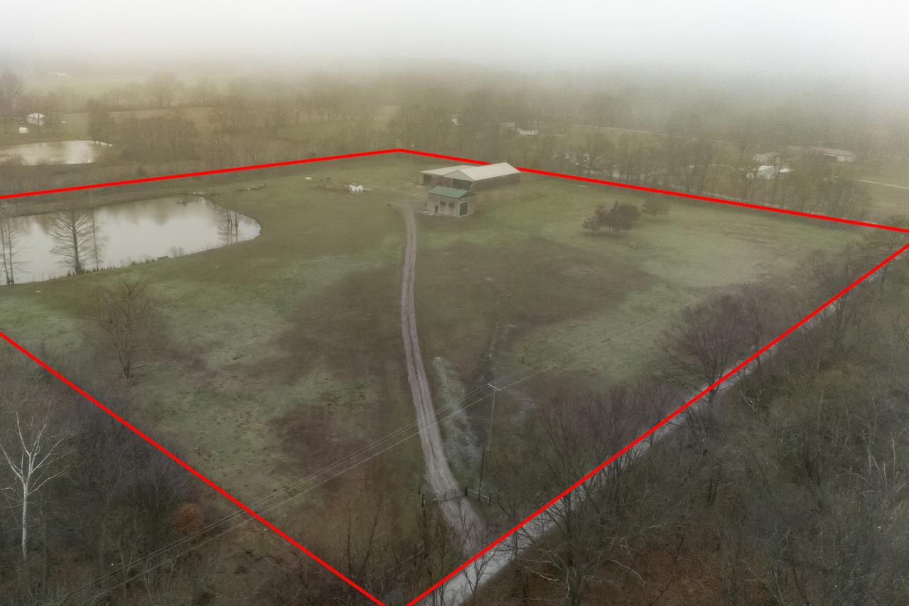 9301 Thomas St., Coello, IL 62825