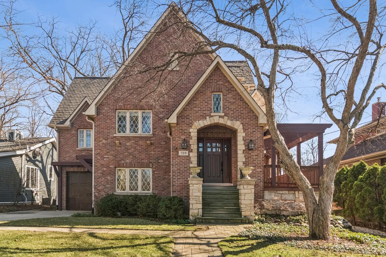[Address Hidden by Seller], Barrington, IL 60010